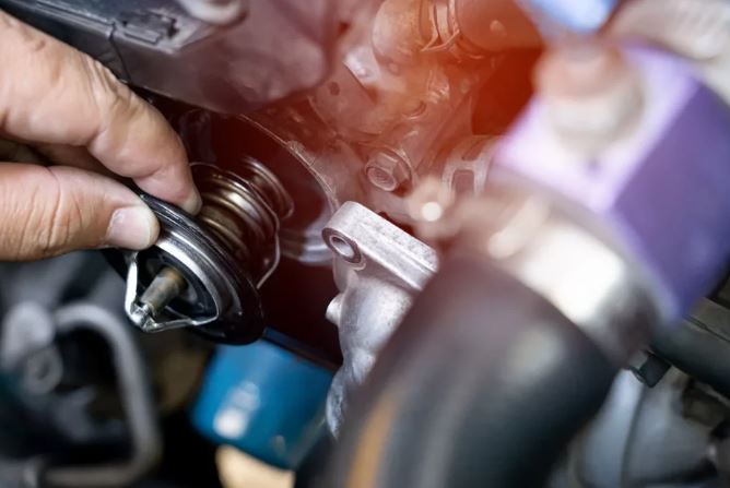 ¿Por qué no abre el termostato de mi carro?